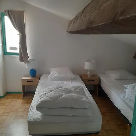 A 300 M De La Apartament